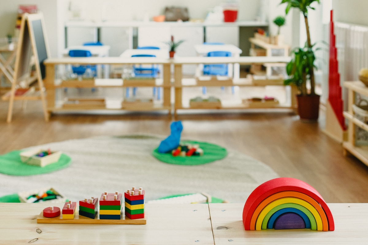 Quelles différences entre une école traditionnelle et une vraie  école Montessori ?